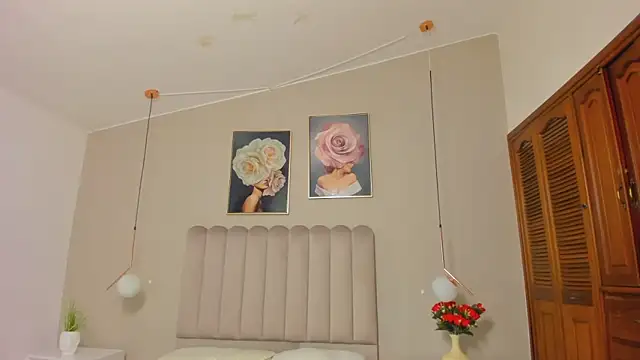Dani rosse  online show from May 2026 01:26:01 PM