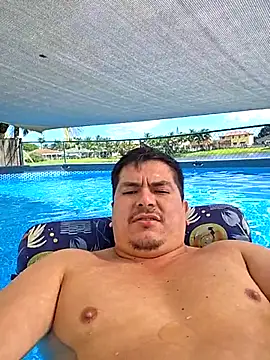 Snapshot of lucho8690 chatting on October 2025 07:47:01 PM lucho8690 online show from October 2025 07:47:01 PM