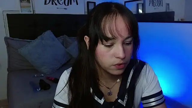 Snapshot of Eymmy_24 chatting on September 2025 02:11:01 AM Eymmy 24 online show from September 2025 02:11:01 AM