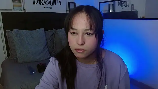 Snapshot of Eymmy_24 chatting on September 2025 02:44:02 AM Eymmy 24 online show from September 2025 02:44:02 AM