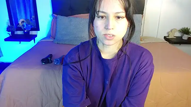 Snapshot of Eymmy_24 chatting on September 2025 01:18:01 AM Eymmy 24 online show from September 2025 01:18:01 AM