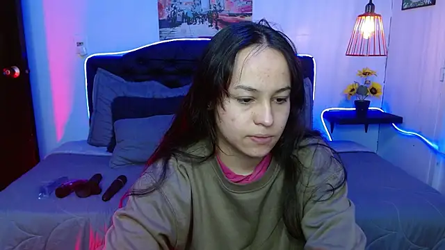 Snapshot of Eymmy_24 chatting on September 2025 12:24:02 AM Eymmy 24 online show from September 2025 12:24:02 AM