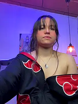 Snapshot of Eymmy_24 chatting on October 2025 01:58:02 AM Eymmy 24 online show from October 2025 01:58:02 AM