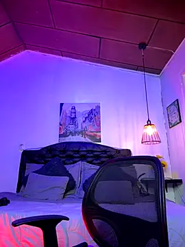 Snapshot of Eymmy_24 chatting on October 2025 03:10:02 AM Eymmy 24 online show from October 2025 03:10:02 AM