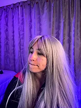 Snapshot of Eymmy_24 chatting on January 2026 01:40:01 AM Eymmy 24 online show from January 2026 01:40:01 AM