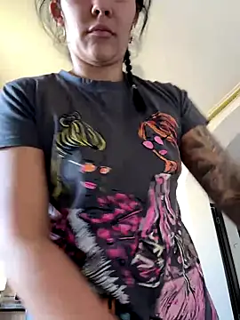 Snapshot of MiaKiittyy chatting on September 2025 02:08:01 PM MiaKiittyy online show from September 2025 02:08:01 PM