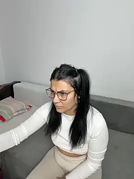 Snapshot of MiaKiittyy chatting on October 2025 04:02:01 PM MiaKiittyy online show from October 2025 04:02:01 PM