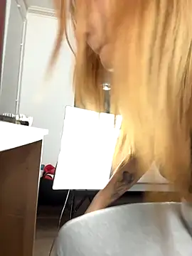 Snapshot of MiaKiittyy chatting on November 2025 01:16:02 AM MiaKiittyy online show from November 2025 01:16:02 AM