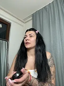 Snapshot of MiaKiittyy chatting on February 2026 11:02:02 PM MiaKiittyy online show from February 2026 11:02:02 PM