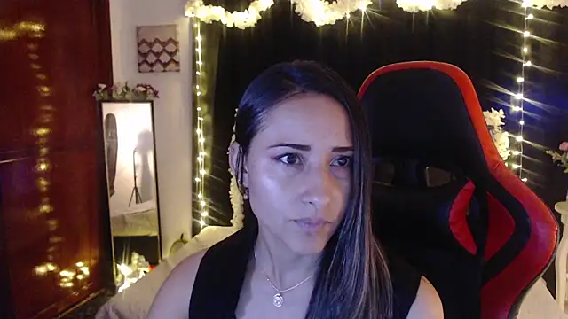 Snapshot of Sofia-mel chatting on October 2025 10:51:02 PM Sofia-mel online show from October 2025 10:51:02 PM