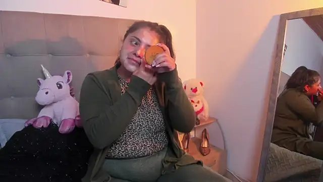 Snapshot of TifanyAmazinng chatting on November 2025 12:49:01 PM TifanyAmazinng online show from November 2025 12:49:01 PM