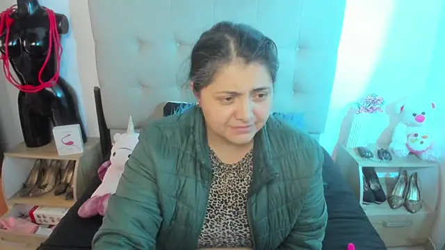 Snapshot of TifanyAmazinng chatting on December 2025 12:14:01 PM TifanyAmazinng online show from December 2025 12:14:01 PM