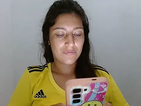 SarahFriendly online show from June 2026 12:44:01 AM