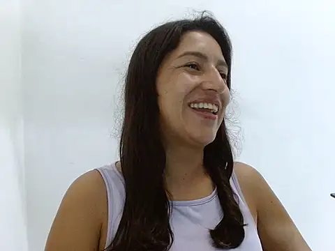 SarahFriendly online show from June 2026 03:00:01 AM