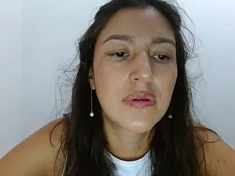 SarahFriendly online show from June 2026 04:32:01 PM