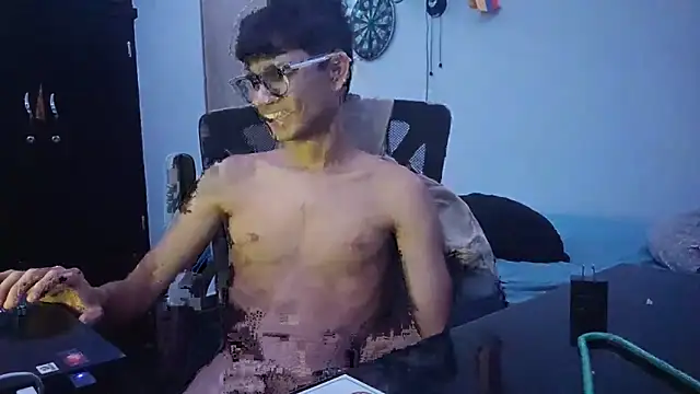 Snapshot of ElverCol chatting on February 2026 05:52:01 AM ElverCol online show from February 2026 05:52:01 AM