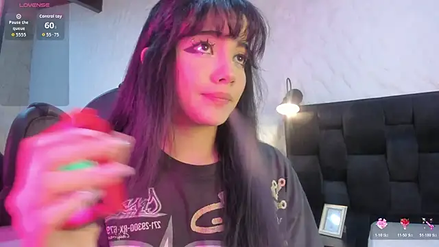 Snapshot of Darky_Doll chatting on December 2025 08:18:02 PM Darky Doll online show from December 2025 08:18:02 PM