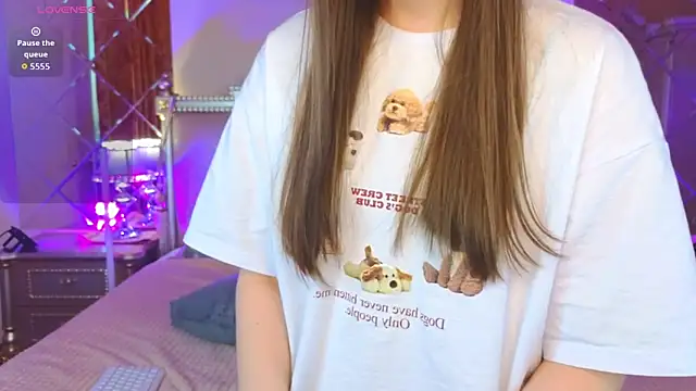 Kelly Cartier online show from October 2025 12:46:01 PM