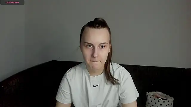 Kelly Cartier online show from April 2026 02:45:02 PM