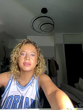 Snapshot of Aurorajadex chatting on October 2025 12:56:01 PM Aurorajadex online show from October 2025 12:56:01 PM