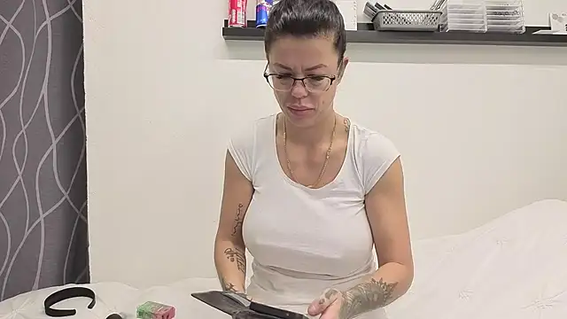 sexygilf82 online show from November 2025 10:48:01 AM