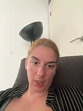 hottyFcup online show from June 2026 12:22:01 PM