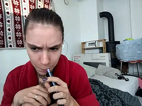 Snapshot of HoneySquirrel chatting on October 2025 11:22:01 AM HoneySquirrel online show from October 2025 11:22:01 AM