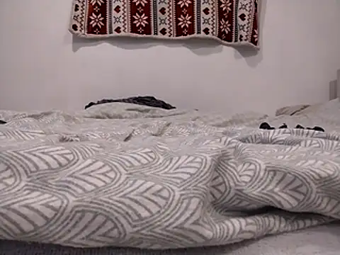 Snapshot of HoneySquirrel chatting on October 2025 07:58:02 PM HoneySquirrel online show from October 2025 07:58:02 PM