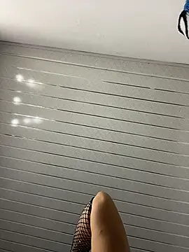 Snapshot of Nicky-222 chatting on November 2025 02:03:01 AM Nicky-222 online show from November 2025 02:03:01 AM