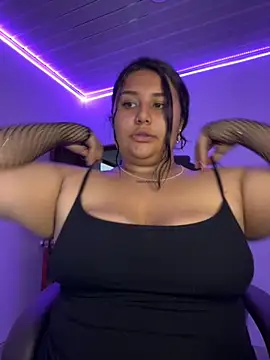 Snapshot of Nicky-222 chatting on December 2025 02:10:02 AM Nicky-222 online show from December 2025 02:10:02 AM