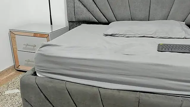 ZafiroAndFlynn online show from September 2025 10:11:02 PM