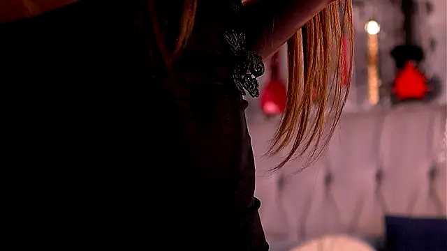 Snapshot of DahliaVonLure chatting on September 2025 05:51:01 AM DahliaVonLure online show from September 2025 05:51:01 AM