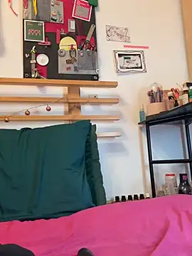 Snapshot of DahliaVonLure chatting on February 2026 12:28:01 AM DahliaVonLure online show from February 2026 12:28:01 AM