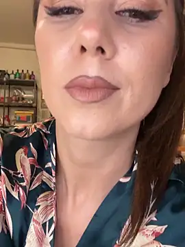 Snapshot of DahliaVonLure chatting on February 2026 05:39:02 AM DahliaVonLure online show from February 2026 05:39:02 AM