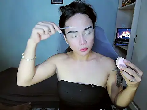 YourNikkieXxx online show from January 2026 11:25:01 AM