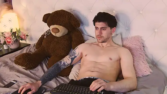 Oscar Miller  online show from March 2026 09:41:01 PM