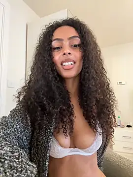 Snapshot of yasmingarcia chatting on October 2025 11:01:01 AM yasmingarcia online show from October 2025 11:01:01 AM