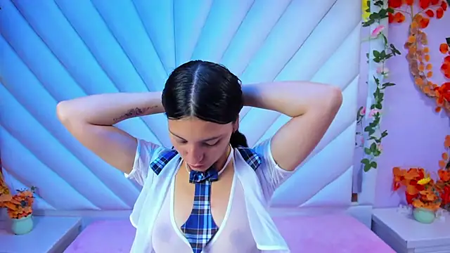  Luna Bennett online show from October 2025 12:51:01 PM