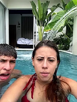 Snapshot of ChanellandMax chatting on October 2025 03:27:01 PM ChanellandMax online show from October 2025 03:27:01 PM