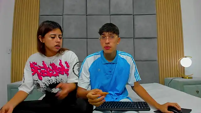 Snapshot of ChanellandMax chatting on November 2025 01:00:01 PM ChanellandMax online show from November 2025 01:00:01 PM