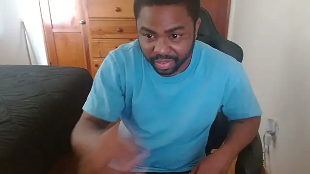 Snapshot of Breadwinnah chatting on November 2025 09:02:02 PM Breadwinnah online show from November 2025 09:02:02 PM