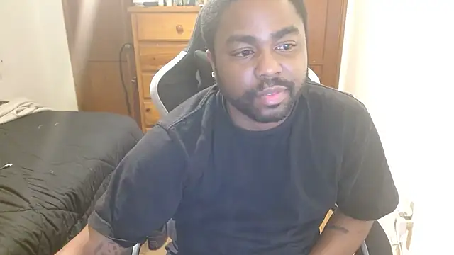 Snapshot of Breadwinnah chatting on November 2025 05:19:02 AM Breadwinnah online show from November 2025 05:19:02 AM