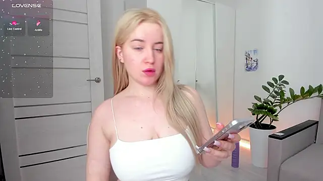 acidjuice0 online show from January 2026 02:15:01 AM