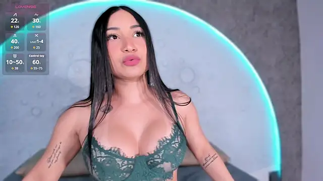 ReinaChloe online show from September 2025 04:56:02 PM