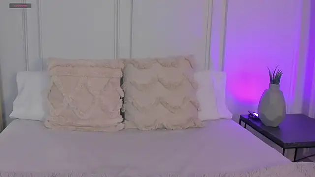 CharlotteBrownn  online show from May 2026 01:57:16 AM