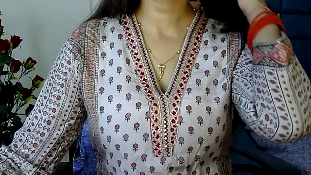 Rumi cute online show from July 2026 06:04:02 PM