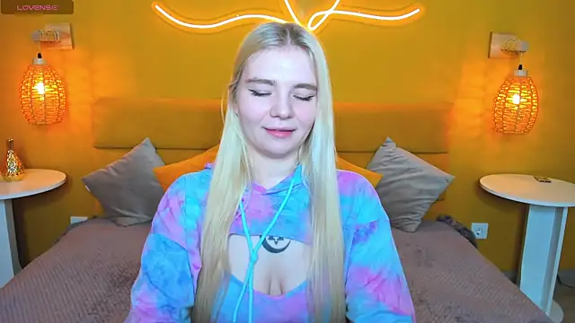 RuthBryant online show from November 2025 01:04:02 AM