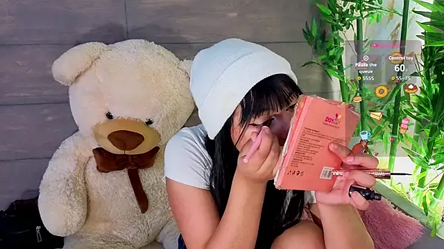 Snapshot of MeganAdamms chatting on September 2025 12:16:01 PM MeganAdamms online show from September 2025 12:16:01 PM