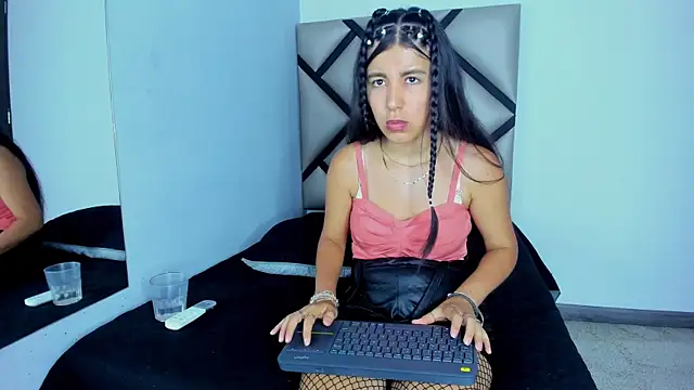 Snapshot of Lucy-23 chatting on September 2025 05:07:01 AM Lucy-23 online show from September 2025 05:07:01 AM