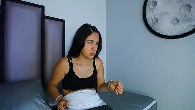 Snapshot of Lucy-23 chatting on October 2025 04:10:02 AM Lucy-23 online show from October 2025 04:10:02 AM